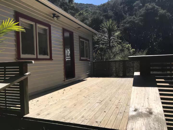 Lifestyle farm stay retreat near CBD - B&B Lower Hutt