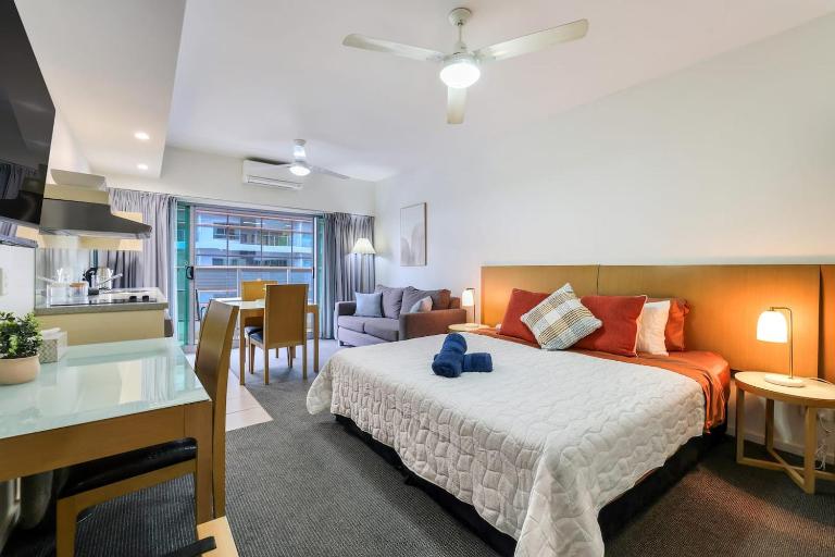 Darwin City Centre Studio Pool, Gym & Parking - Bed and Breakfast Darwin