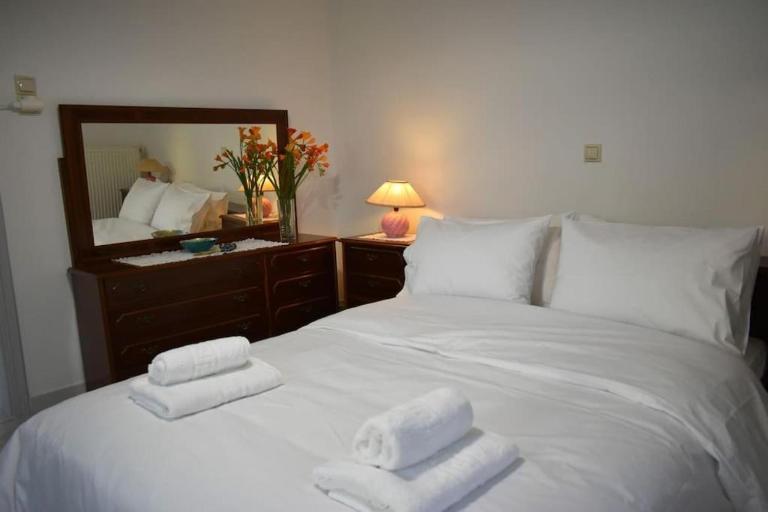 Avli Guesthouse - Chambres d'hôtes Palaiópyrgos