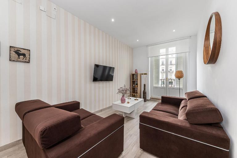 Waou Apartamentos en Sol Confort 9 - Bed and Breakfast Madrid
