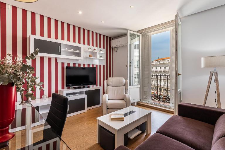Waou Apartamentos en Sol Superior 2 - Bed and Breakfast Madrid