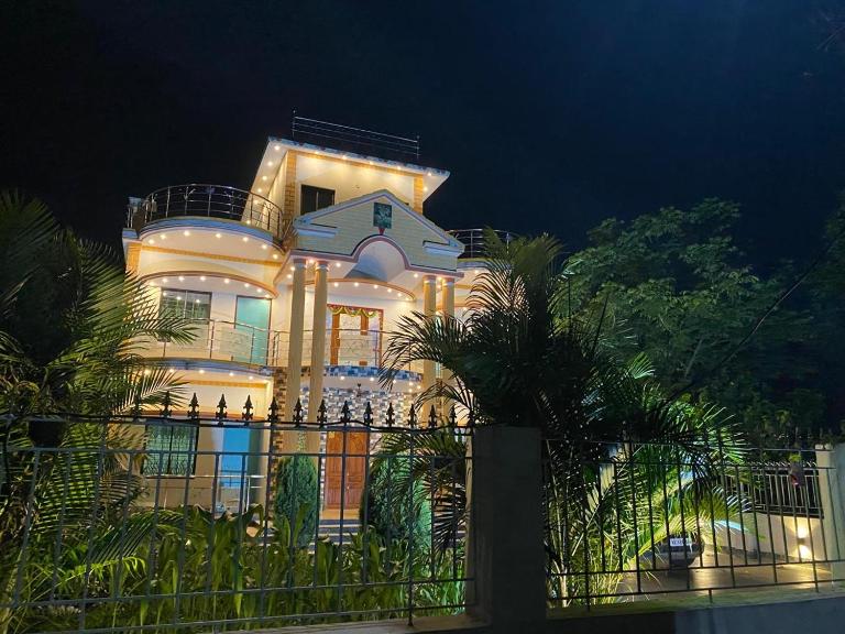 ALOamarALO - Homely Comfort with a Touch of Luxury at Shantiniketan - Ferienwohnung Shantiniketan