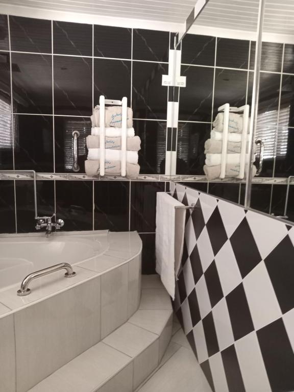Scholtz Self-catering accommodation - B&B Lüderitz