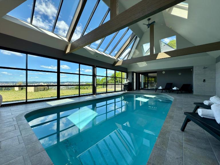 Amfreville la Mivoie - Villa Belle vue - Piscine - Chambres d'hôtes Amfreville-la-Mi-Voie