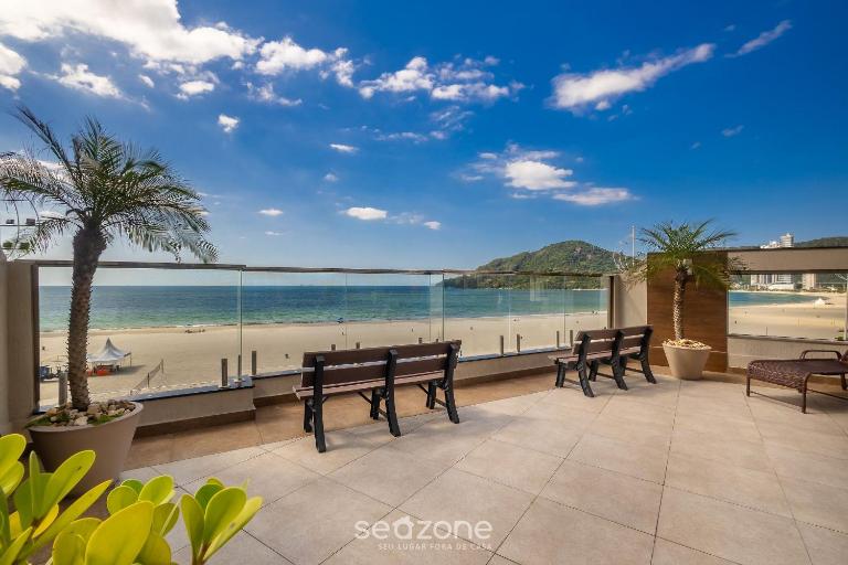 Sua estadia completa a beira-mar na melhor localização de BC - CETs - B&B Balneário Camboriú