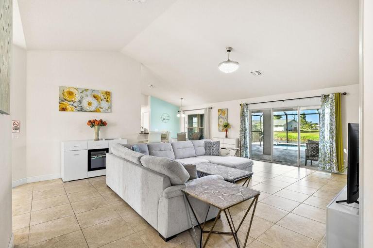 Newley Built Oasis Heated Pool Waterfront retreat - B&B Rotonda West