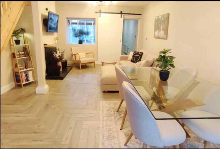 Modern two bedroom home in the heart of Dundalk - B&B Dundalk