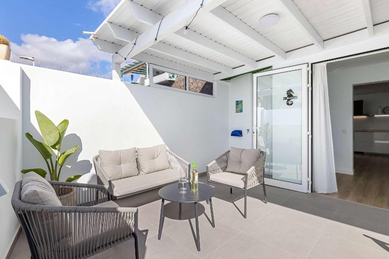 Ferlen House Ocean Breeze Retreat in Playa Honda - B&B Playa Honda