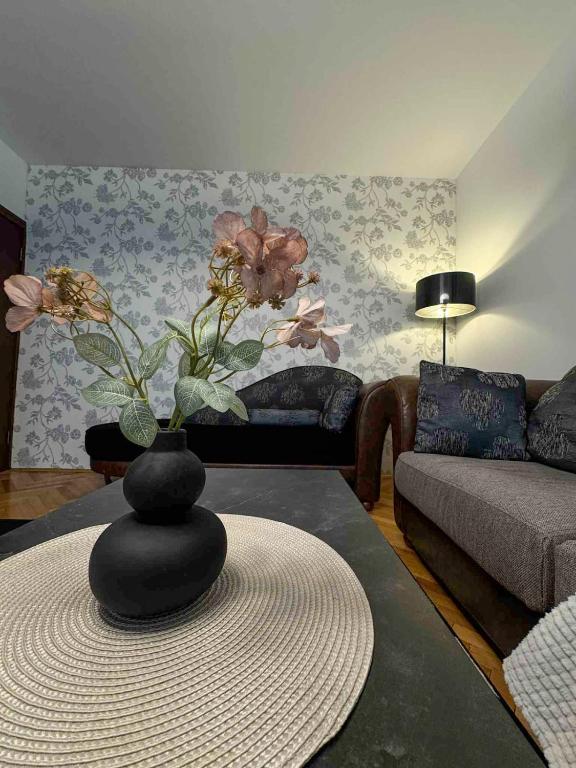 Sunny Stay Apartment - Bed and Breakfast Pristina