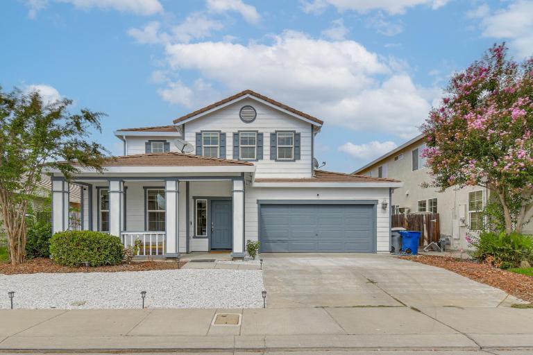 7 Mi to Lake Yosemite: Family Home w/ Fenced Yard - Bed and Breakfast Merced