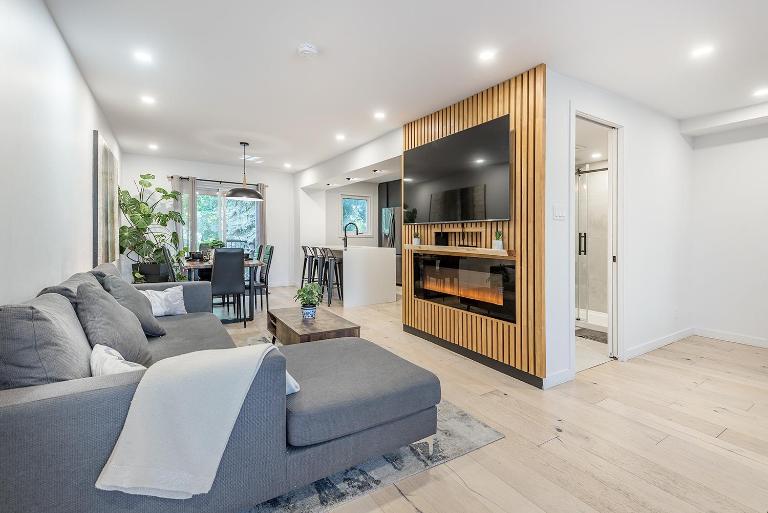 FREE PARKING PRIME LOCATION NEW MODERN CONDO - B&B Brossard