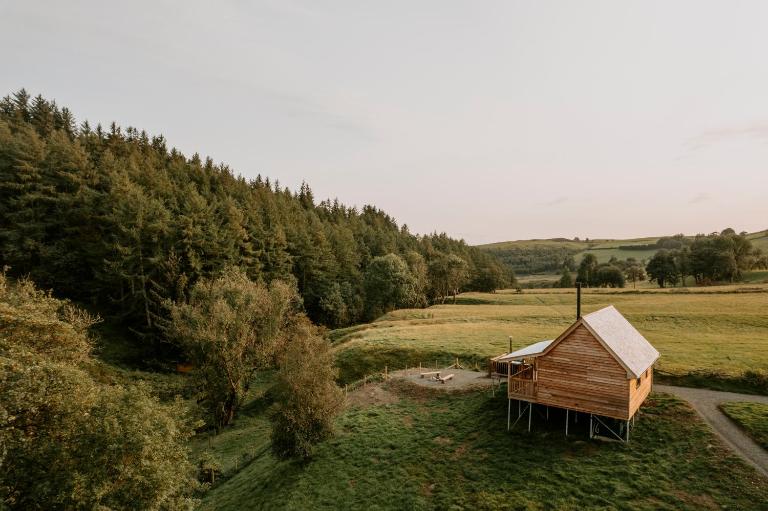 Woolly Wood Cabins - Nant - Chambres d'hôtes Abbey-Cwmhir