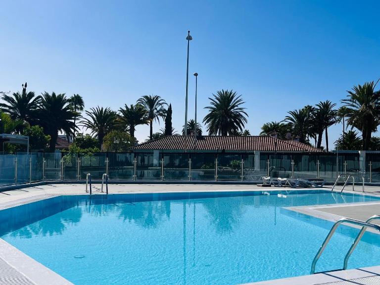 Santa Barbara Tropical by Alquiler de Sueno - 2 private terraces - Chambres d'hôtes Maspalomas