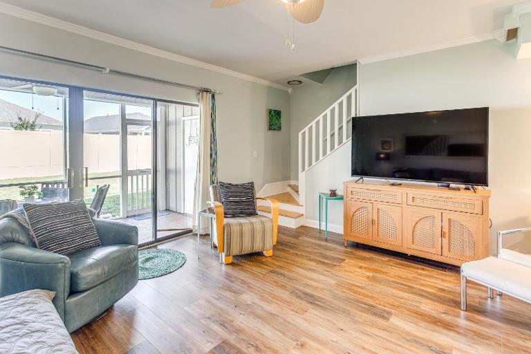 1 Mi to Cherry Grove Beach: Quiet Escape w/ Deck - Ferienwohnung Myrtle Beach