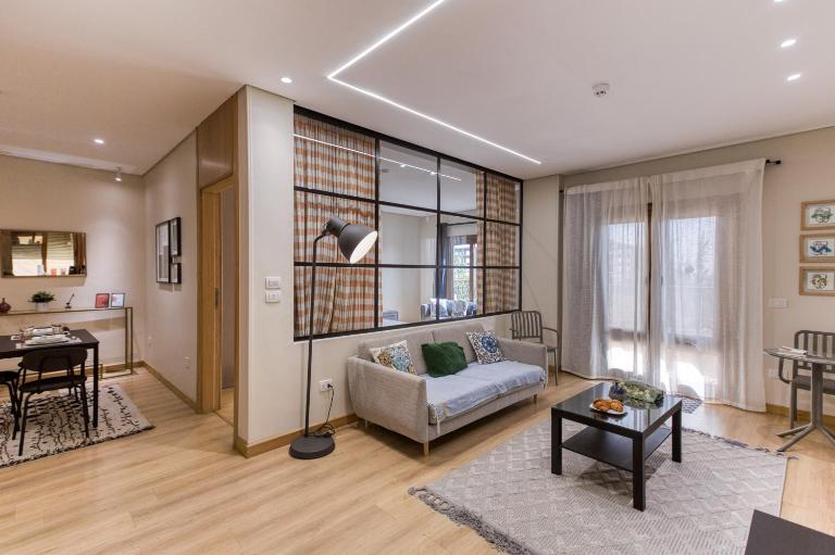 Ramatan Hospitality serviced apartments, close to CFC, WaterWay 5A, Garden8, GUC, District 5 - Chambres d'hôtes Le Caire