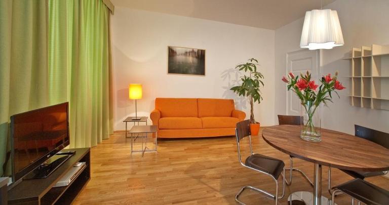 Schlossquadrat Apartment 17 - B&B Vienna