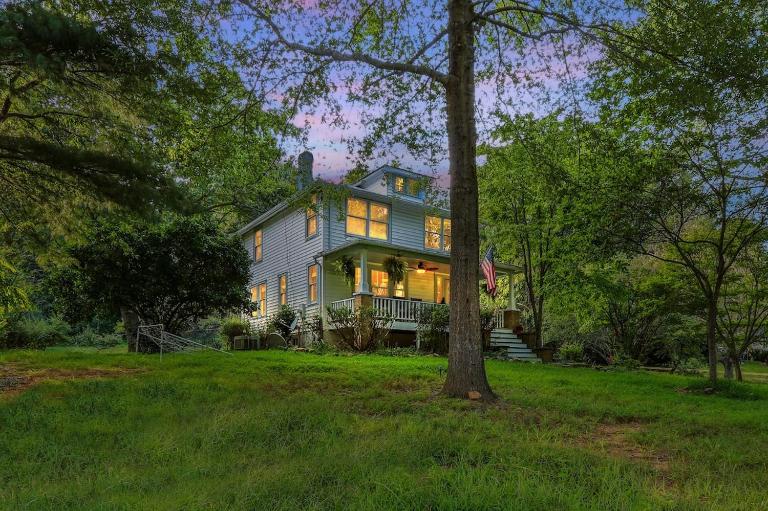 Badby Wood Farmhouse - Charming 3BR 3BA Wine Country Getaway - B&B Marshall