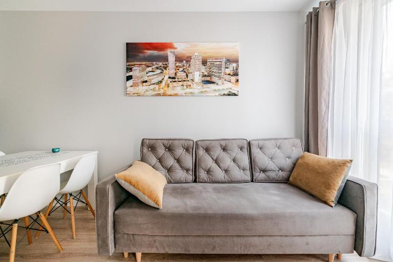 Luxury & Stylish Apartment in Wola Warsaw, Balcony - Bed and Breakfast Warschau
