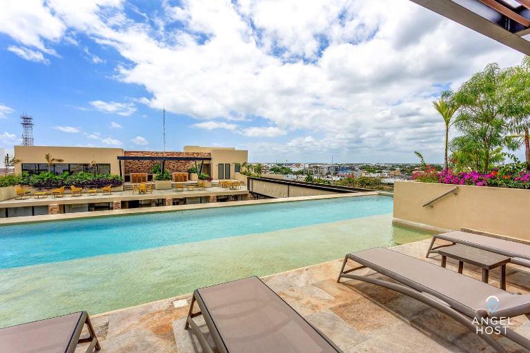 Chic Studio with Roof Pool & Gym Near 5th & Beach - Bed and Breakfast Playa del Carmen