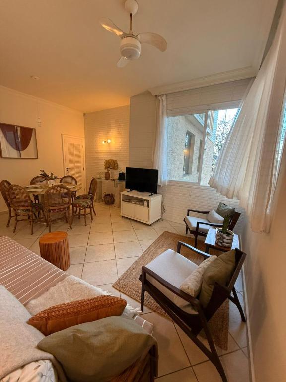 Apartamento de frente para o mar na Pitangueiras - B&B Guarujá