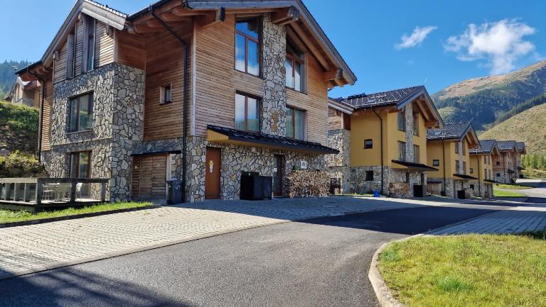 Apartment ALFA with jacuzzi - Chambres d'hôtes Demänovská Dolina