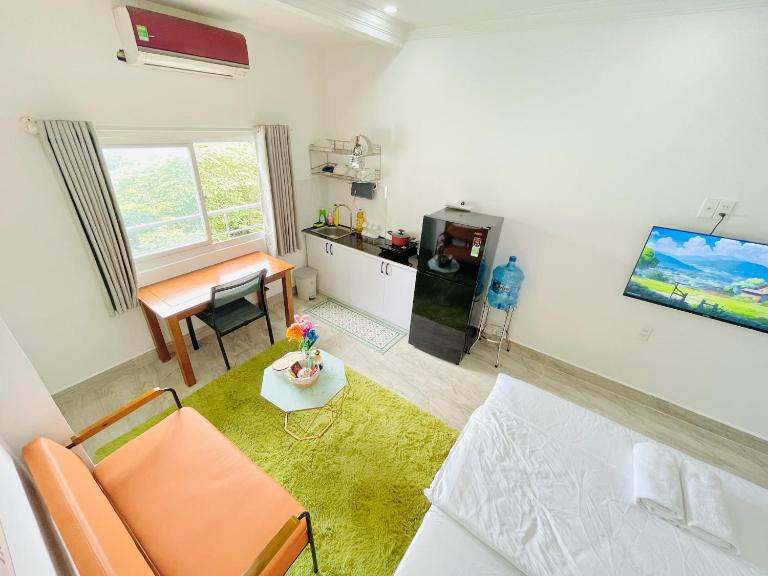 I Riverside 305A I Spacious Studio w Window & Kitchen - Chambres d'hôtes Hô Chi Minh Ville