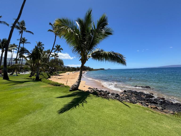 Kihei Beach Condo, Romantic Kamaole II - Bed and Breakfast Kīhei