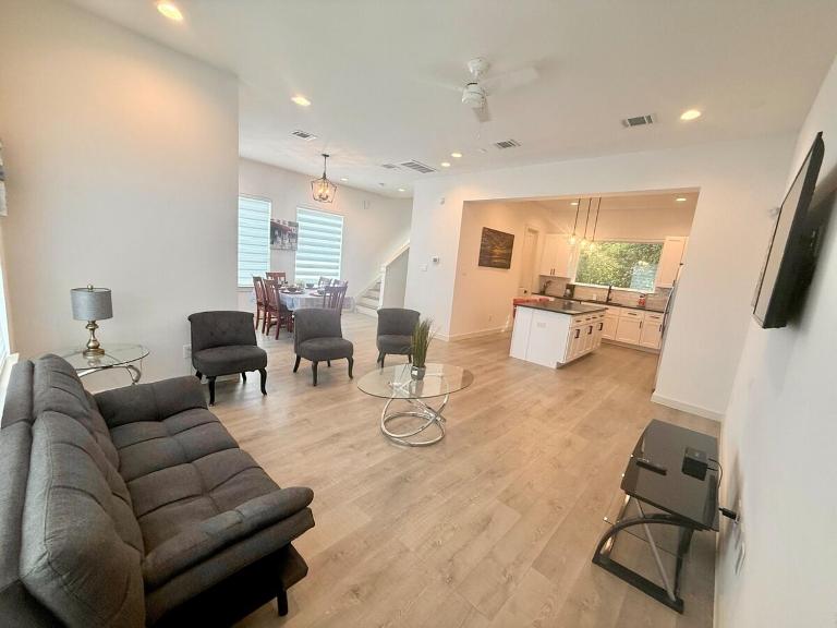 Beautiful Townhome near Downtown HTX and Med Center - B&B Houston
