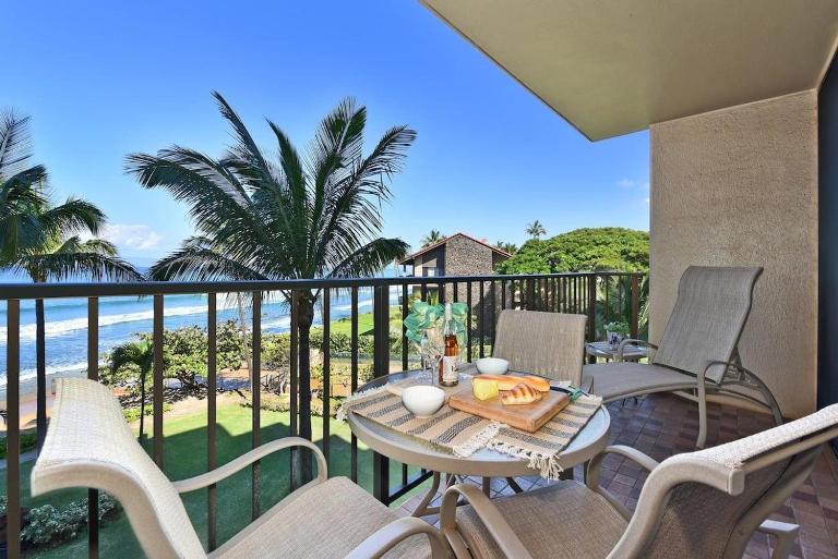 Kaanapali Shores 404 · KS 404 Remodeled OceanFront 2BedroomCondo - B&B Kahana