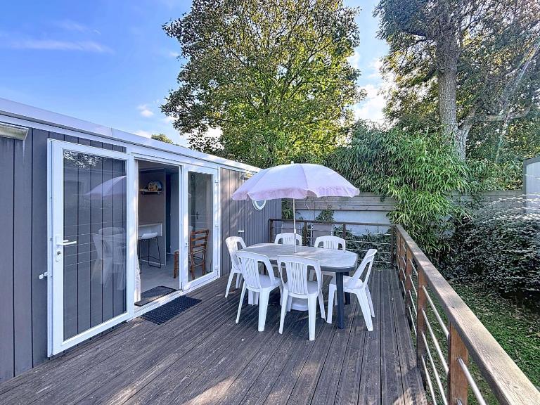 Mobil-home Confort 2 chambres, Piscine chauffée, 200 m de la plage, Parking et Wi-Fi inclus - FR-1-361A-77 - B&B Jullouville