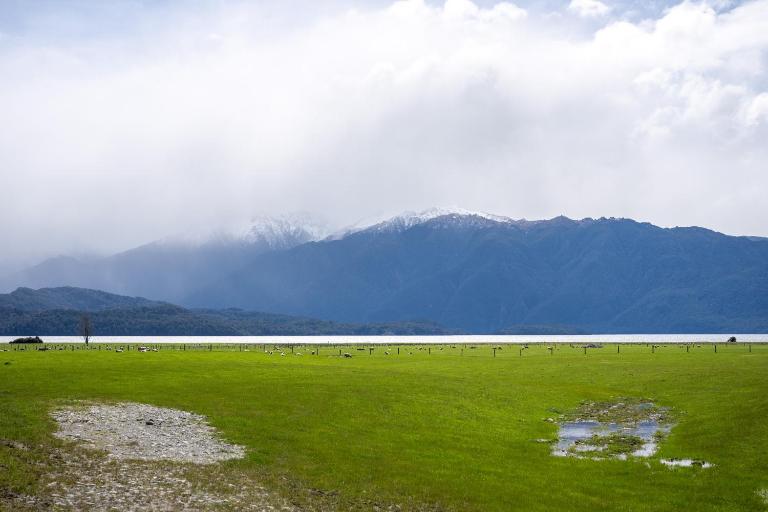 Ducati House - Te Anau Holiday Home - B&B Te Anau