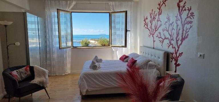 "Camera con Vista" Il mare e la Terrazza Mascagni davanti a te! - Bed and Breakfast Livorno