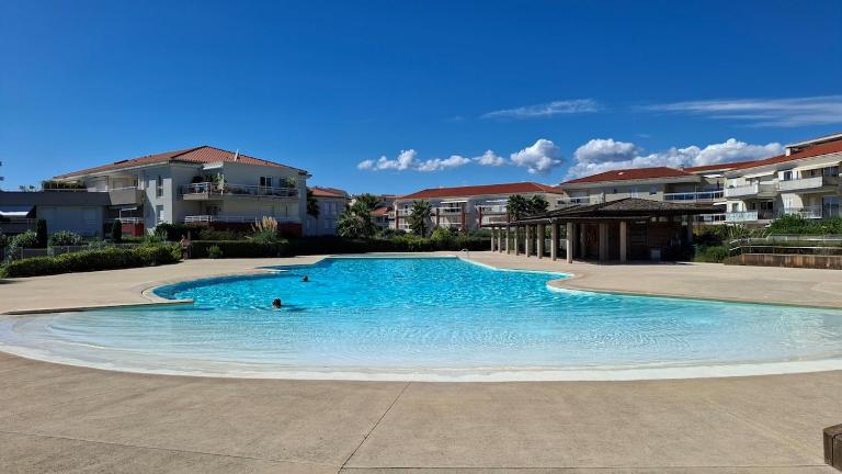 Grand studio front de mer climatisé-piscine-parking- Juan les pins - B&B Antibes