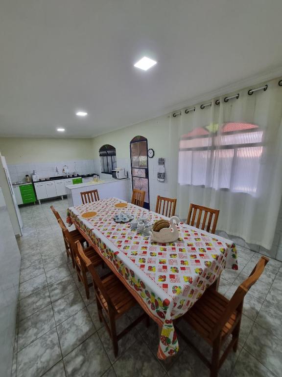 Super Confortável, WiFi Rápido, Garagem Coberta, 2 Banheiros, Suíte, 3 Quartos, Microondas, Cozinha Grande Completa, Mesa de Jantar Grande, Entrada Privativa, Perto do Shopping Pátio Matosinhos, 5 min do Centro Histórico - B&B São João del Rei