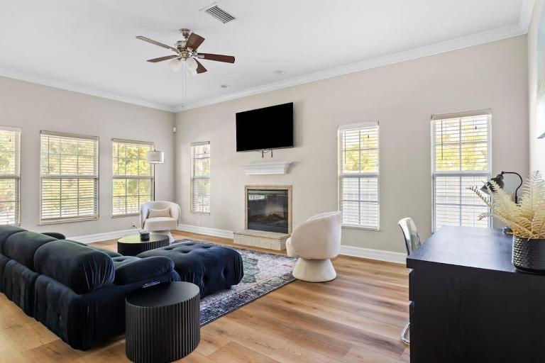 Luxury House Walking Distance to Ocean - Sleeps 12 - B&B Sarasota