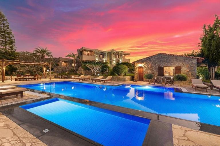 Nectar Luxury Apartments - Bed and Breakfast Sitia