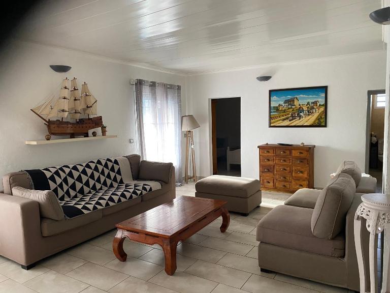 Charmante villa située dans l’Est de l’île. - B&B Sainte-Anne