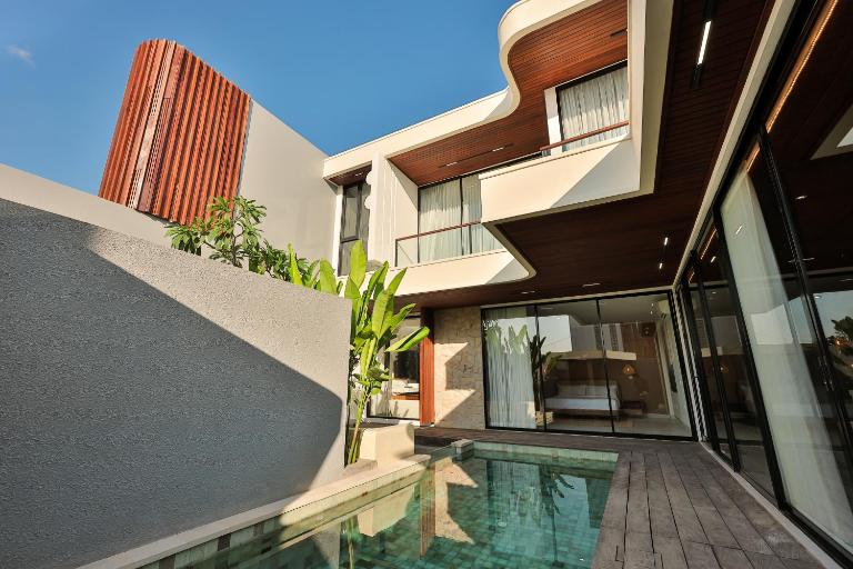 Semesta Sembilan Villa - A Modern Tropical Escape - B&B Dalung
