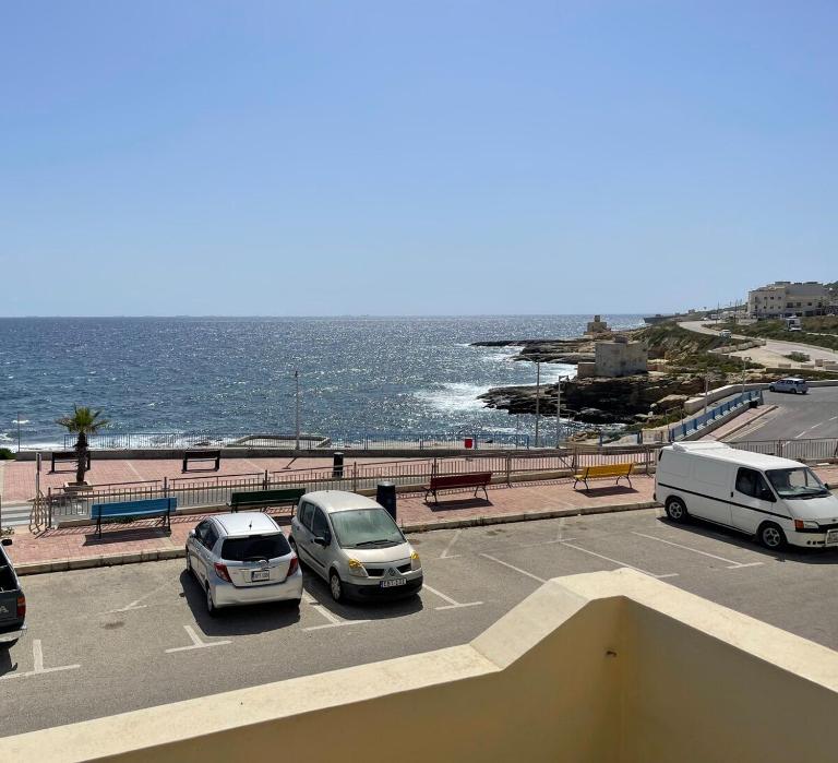 Studio Flat Seafront - B&B Xghajra