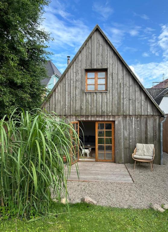 Romantisches Ferienhaus im Dorf - B&B Garding