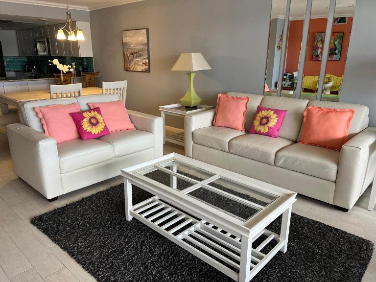Book Me Baby! Bayview Beauty at Siesta Key - B&B Sarasota