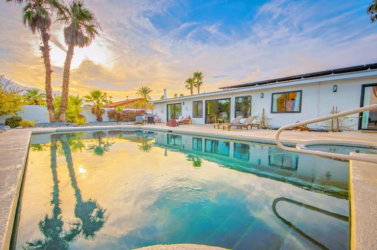 Luxury Escape Villa Game Room Pool MNT views - Chambres d'hôtes Palm Springs
