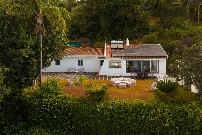 Villa Natural Oasis with panoramic view & bio-diverse 9 950m2 garden - Ferienwohnung Funchal