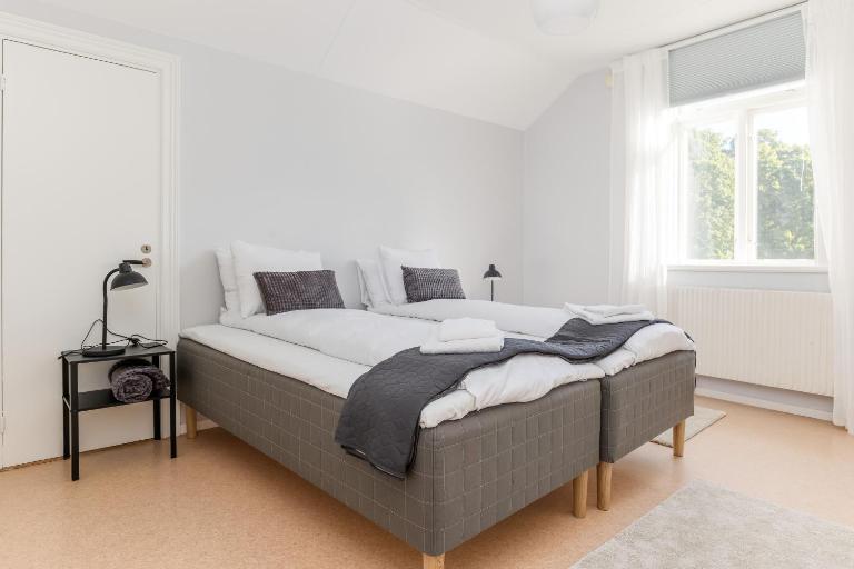 Bright, fresh apartment in the heart of Kopparberg - Ferienwohnung Kopparberg
