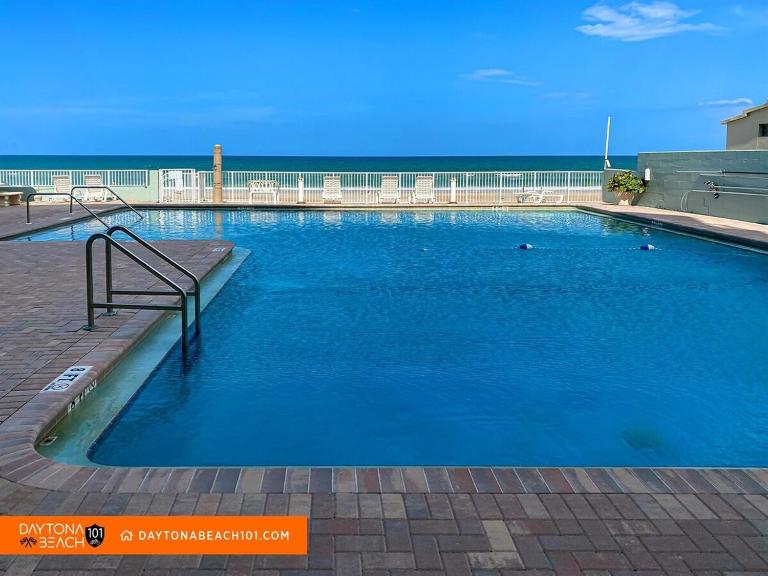 Oceanfront building with studio - Ferienwohnung Daytona Beach