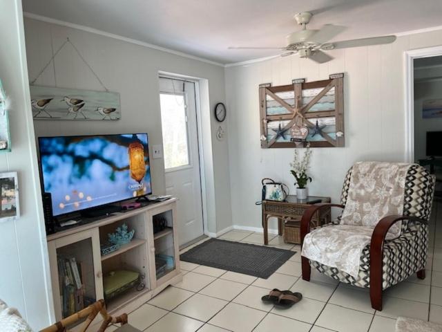 Gulf Front Cottages - B&B Englewood