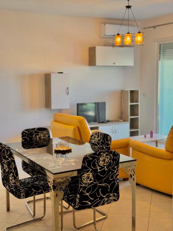 Amar Apartament Sea View - Bed and Breakfast Durrës