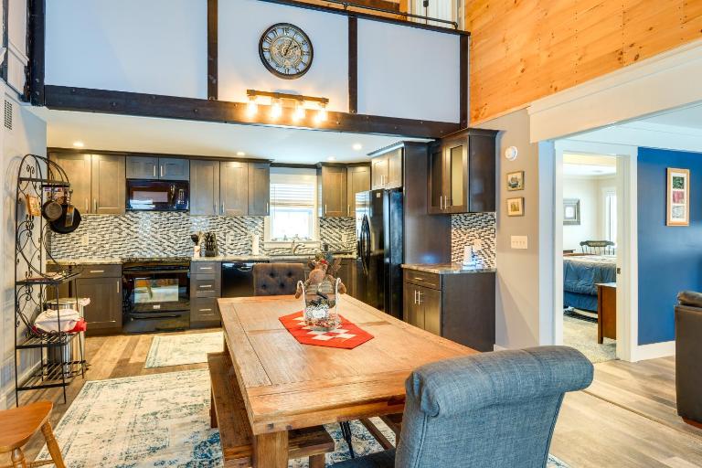 Secluded Home w/ Fire Pit, 8 Mi to Cannon Mountain - B&B Bethlehem