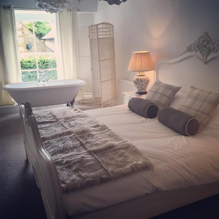 The Crown Inn - B&B Towcester