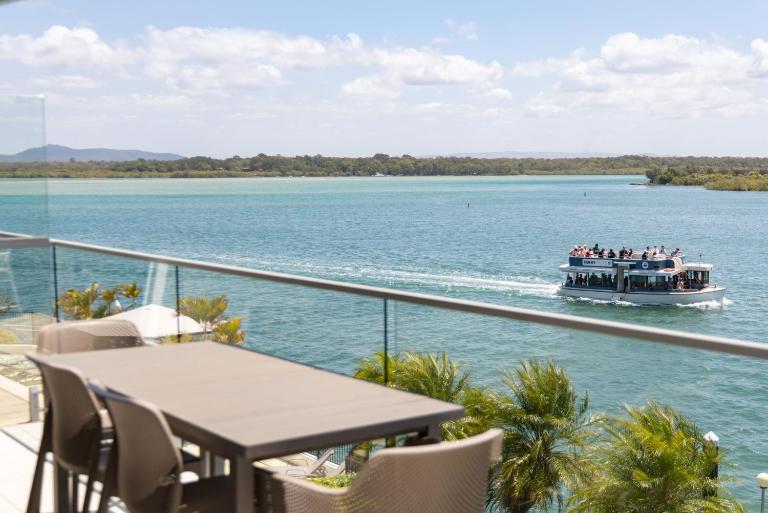 Commodore 6 - B&B Noosa